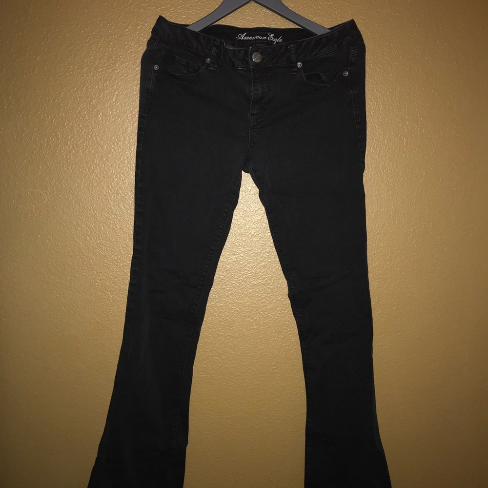 AE American Eagle Skinny Kick Worn-Black Jeans